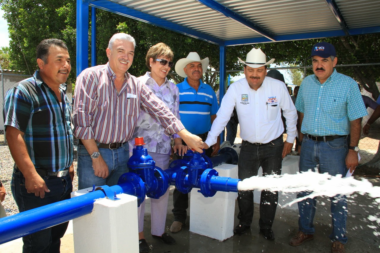 EN LA MIRA: CUMPLE GOBIERNO CON ENTREGA OBRAS DE AGUA POTABLE PARA ...
