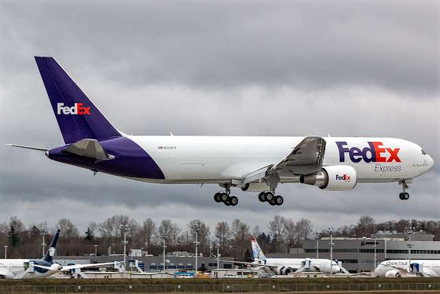 Boeing 767-300F of FedEx Federal Express N154FE - AERONEF.NET
