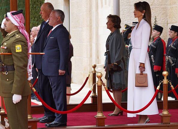 King Harald and Queen Sonja, King Abdullah, Queen Rania and Crown Prince Hussein. Elena Ghisellini cercle maya shoulder-bag