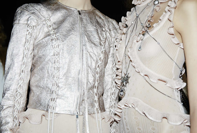 Alexander McQueen Spring-Summer 2016 Fashion Week 