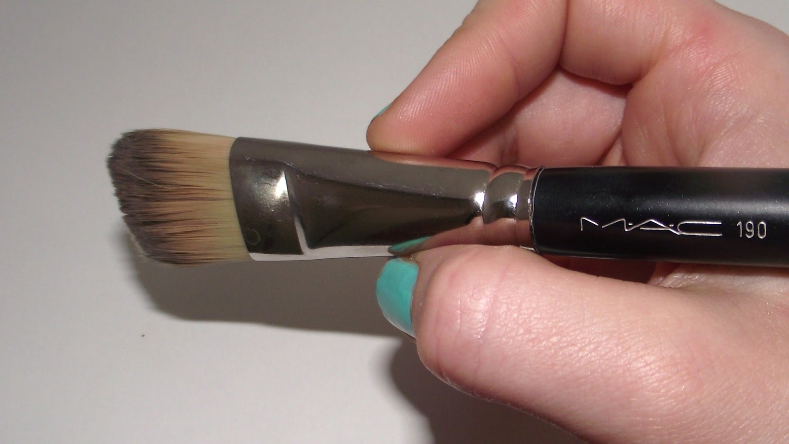 Beauty Reviews And How To's MAC 190 Flat Paddle Foundation Brush Review