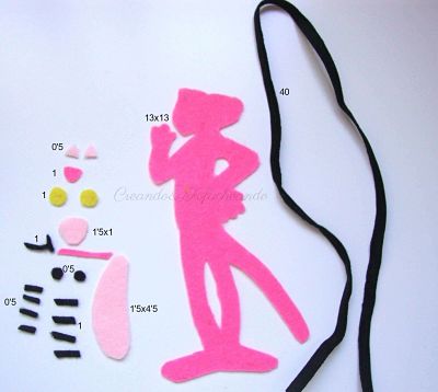 piezas y medidas para hacer el marcapaginas de la pantera rosa en fieltro