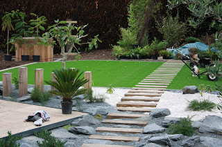 The London Vegetable Garden: Artificial Grass: Beautiful Turf for