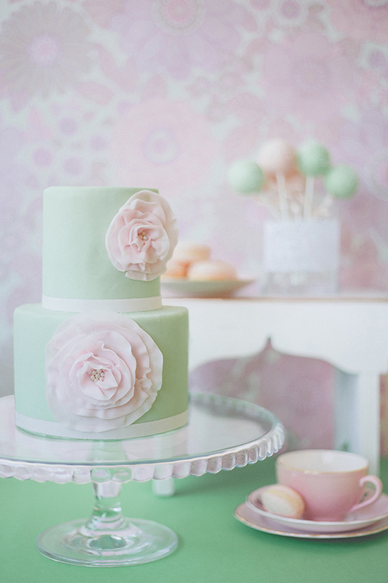 Modern Decor and Cake Ideas for 2014