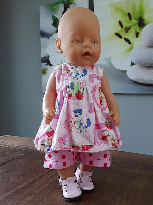 A Lovely Spring Outfit for 43cm Dolls - Wollyonline Blog