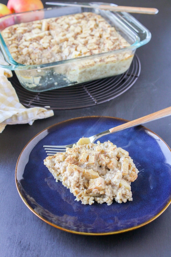 This healthy and simple Cinnamon Apple Oatmeal Bake is the perfect brunch recipe! It's warm and comforting and is a great way to start your day!