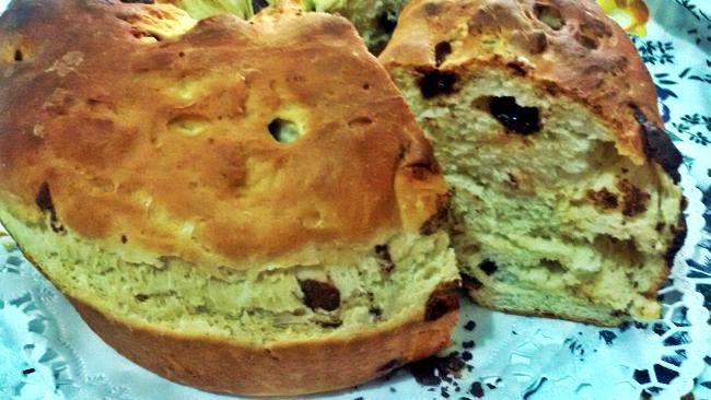 Corte rosco de pan dulce con chocolate