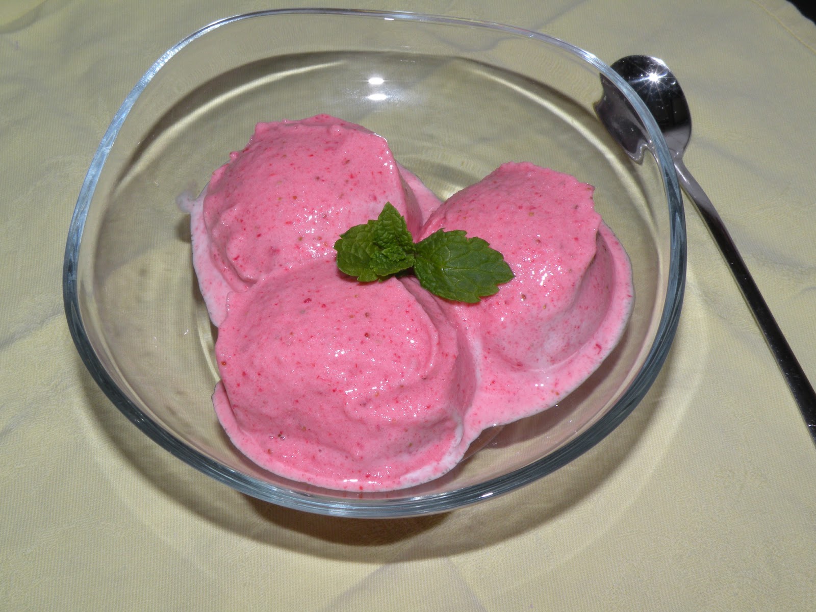 Kochen mit Herz: Erdbeer-Joghurt-Eis