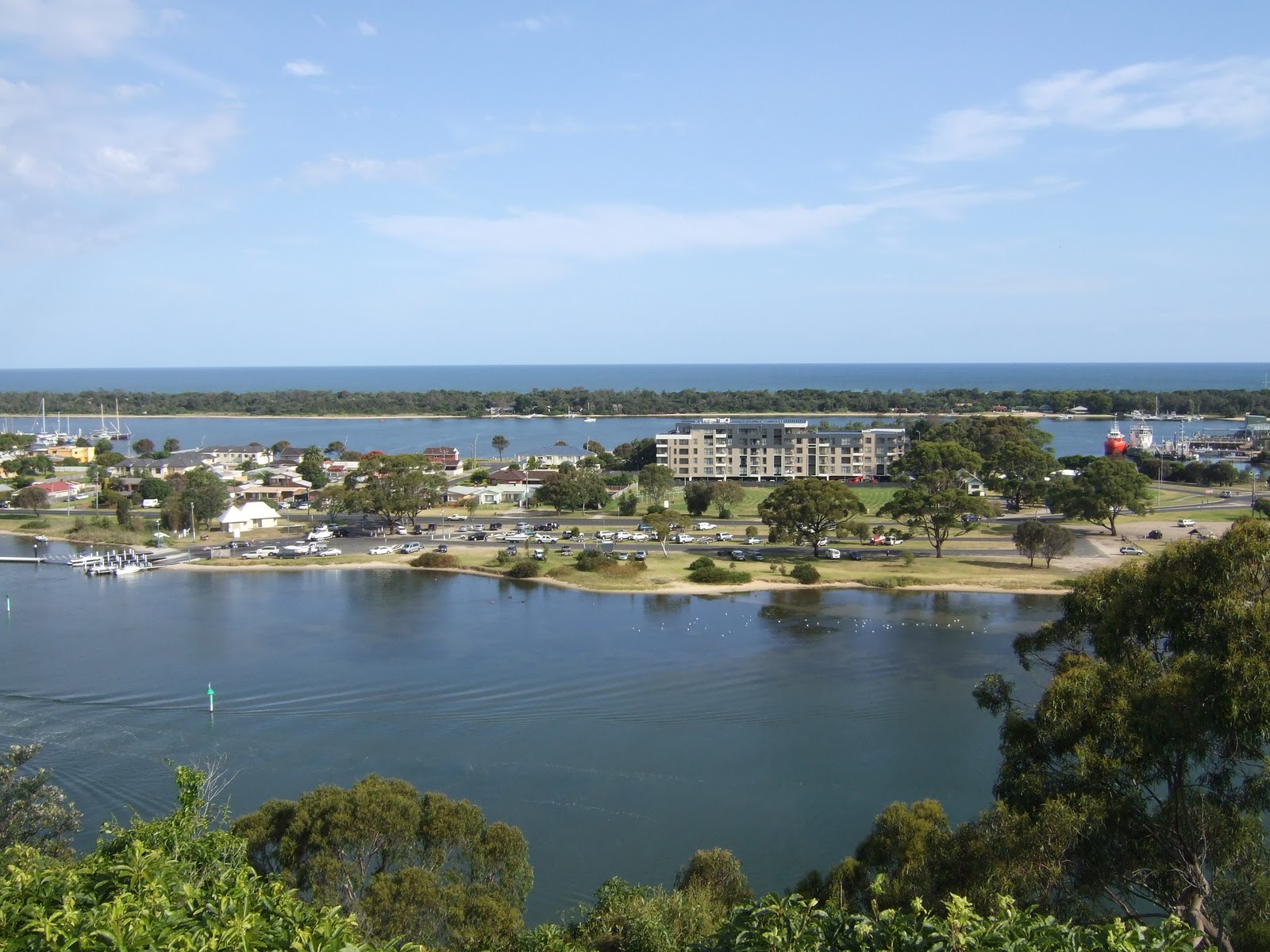 Barb + Rob Down Under Lakes Entrance, Metung & Lake Tyers