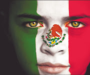  el águila sobre . bandera mexico