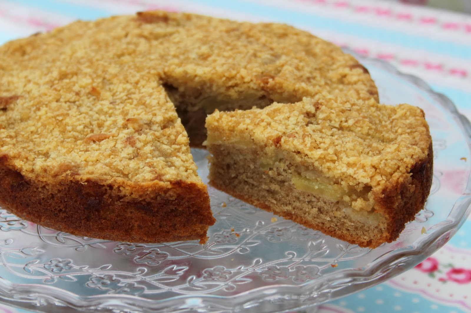 ♥ The Goddess's Kitchen ♥ Apple Crumble Cake