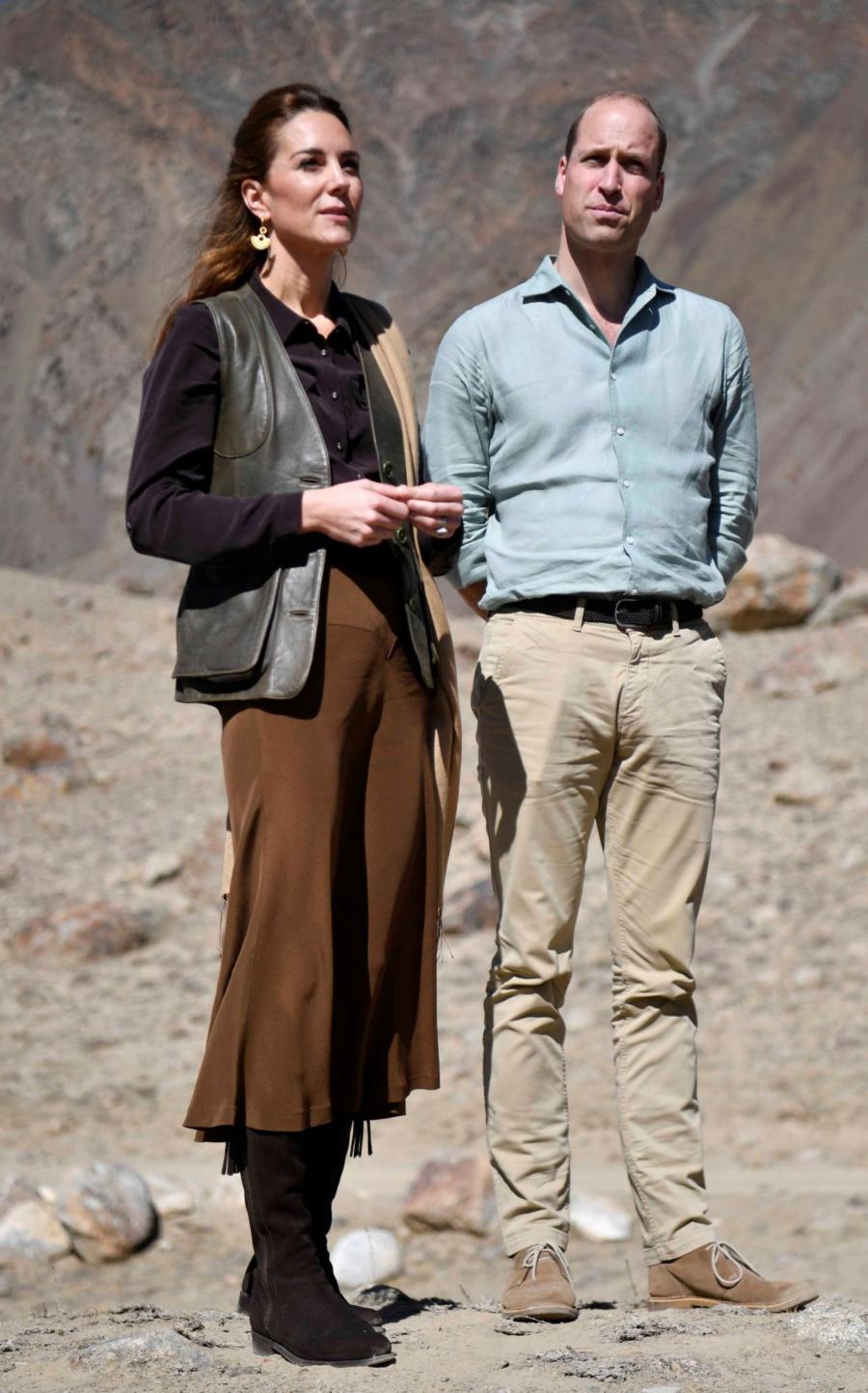Kate Middleton Visits the Chiatibo Glacier in Pakistan - Hollywood Stars