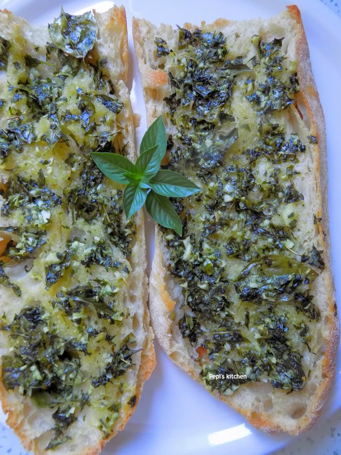 Pepi's kitchen in english Garlic Bread with Basil