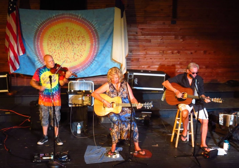 Silver Lake Daily Newsletter.com: 'Old Hippies' Draw Largest ...