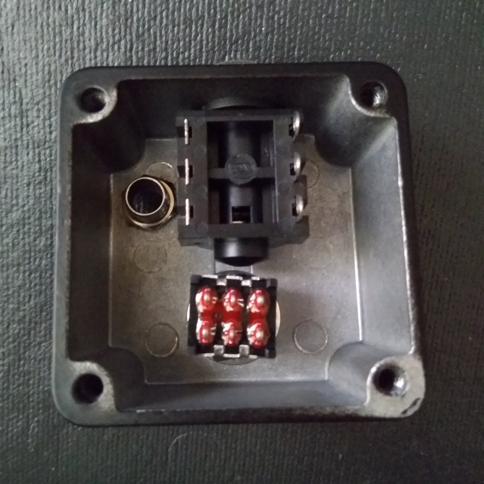 Strymon Favorite Switch Schematic
