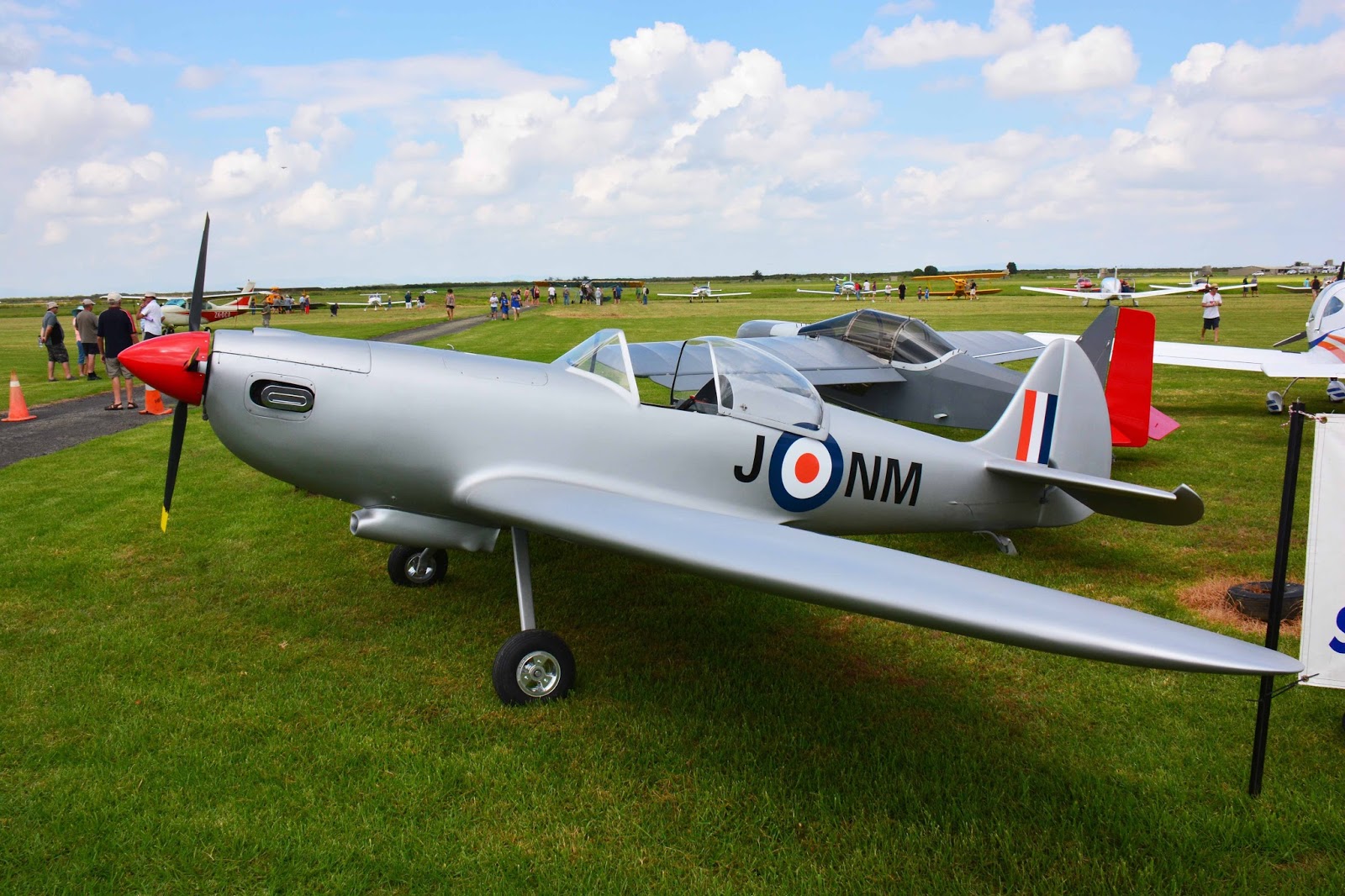 NZ Civil Aircraft Thames Wings & Wheels