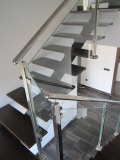 NORBEL CARPINTERIA METÄLICA Y ACERO INOXIDABLE: ESCALERA DE ESTRUCTURA