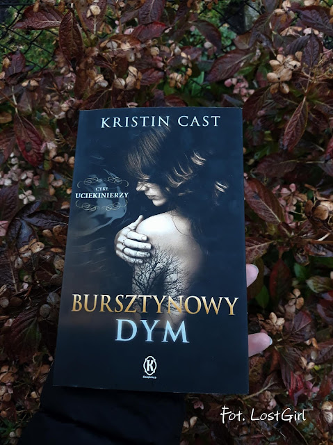 Mitologia w nowoczesnym wydaniu - "Bursztynowy dym'' Kristin Cast [ Uciekinierzy#1] **LostGirl**