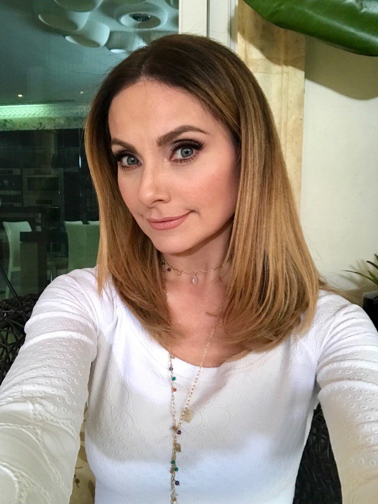 Mundo dos Famosos: Biografia de Elizabeth Álvarez