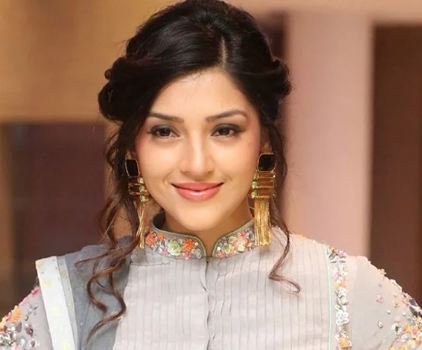 Mehreen Pirzada Family Husband Biography Parents Children S Marriage Photos Explore tweets of mehreen pirzada👑 @mehreenpirzada on twitter. mehreen pirzada family husband