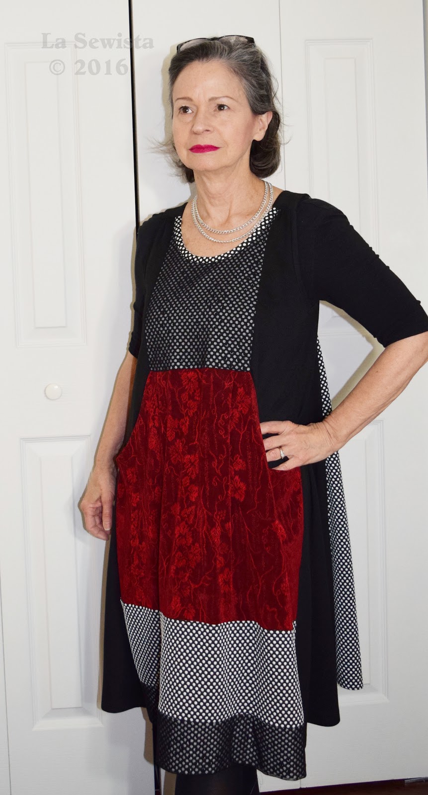 La Sewista! Vogue 9108, the Marcy Tilton Apron Dress