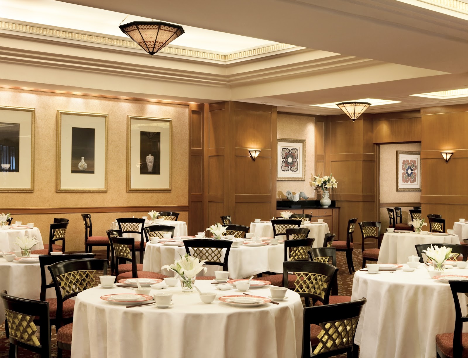 Sheraton Surabaya Hotel and Towers: Restaurant & Lounges