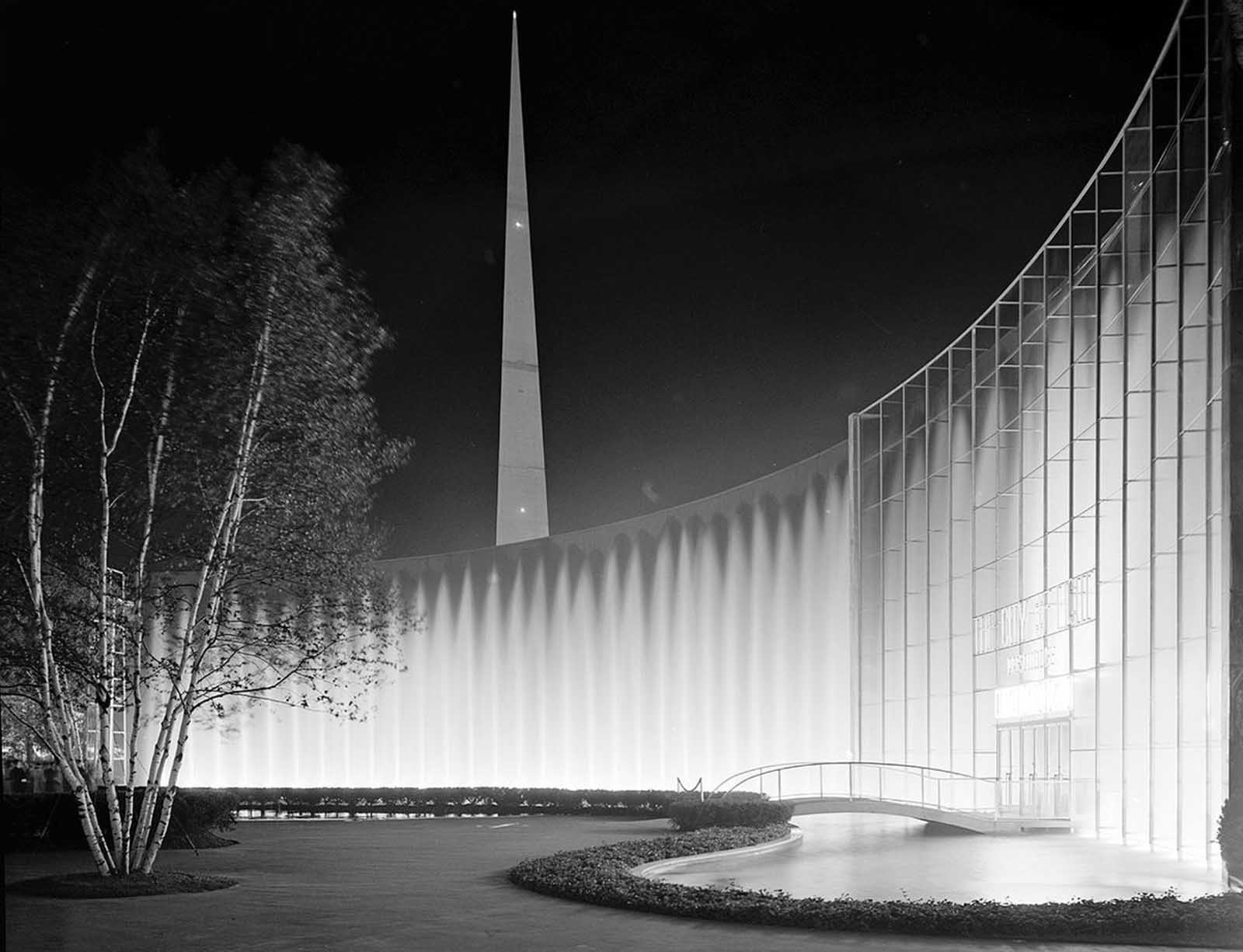 A World's Fair night views of Consolidated Edison's fountains, on June 24, 1939.