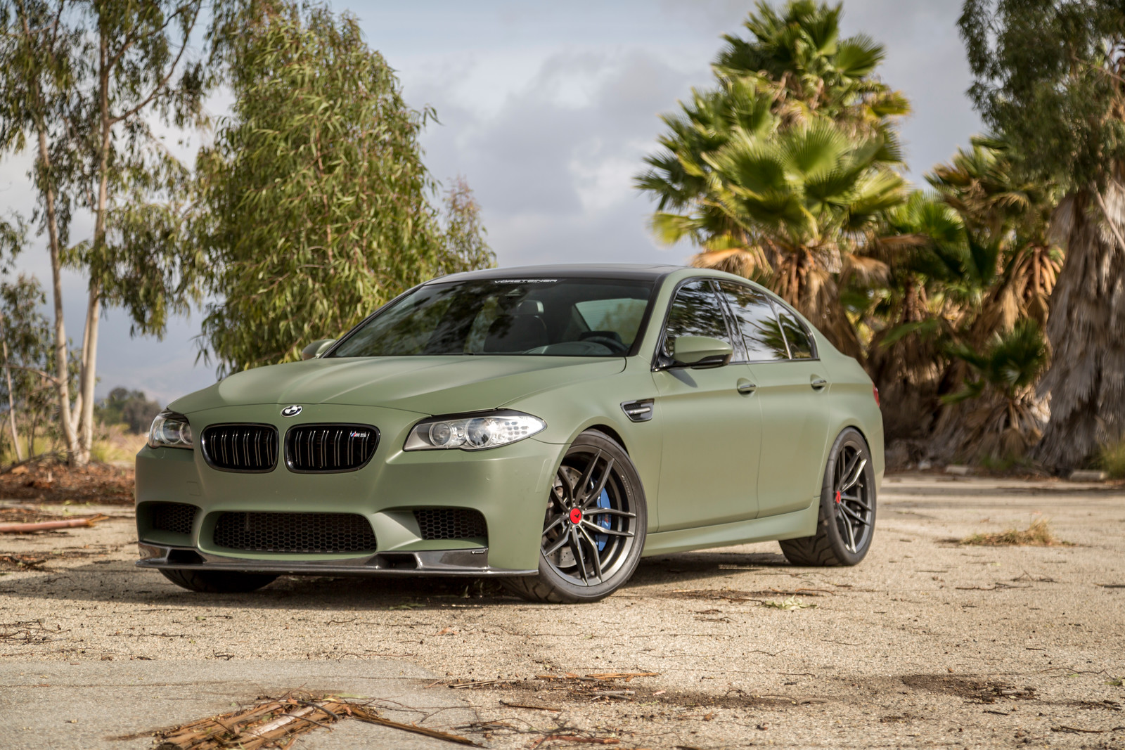 BMW m2 цвет хаки