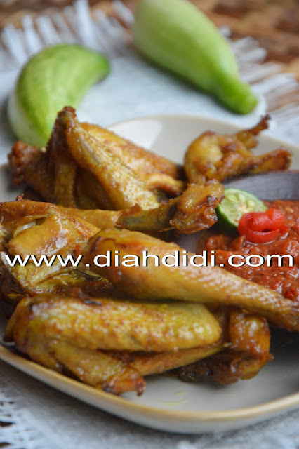 Diah Didi S Kitchen Ayam Goreng Kunyit Plus Sambal Dadak