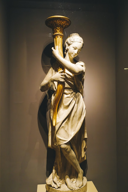 Torchère figure（one of a pair）
