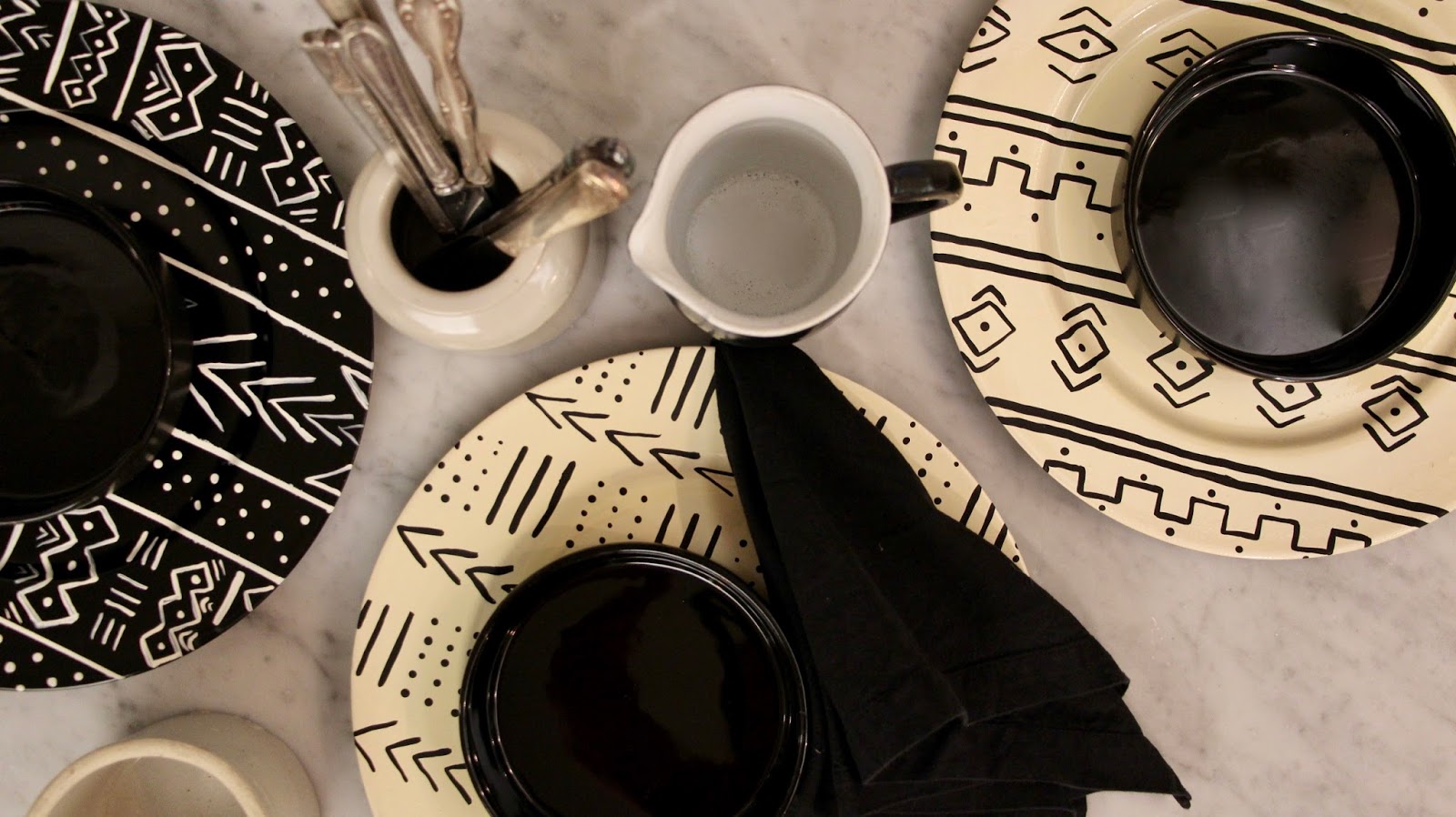 My Sweet Savannah DIY mud cloth charger plates {thrifty Thursday}