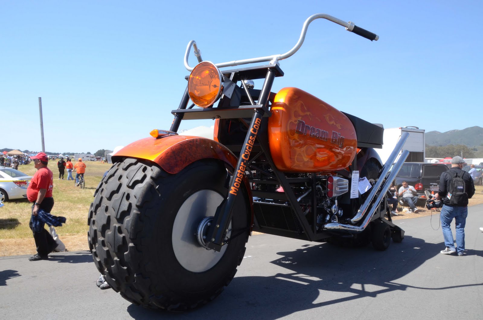J Rubenstein Photography worlds biggest motorcycle...big chicken strips.