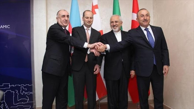 Irán y Azerbaiyán impulsarán cooperación en defensa 
