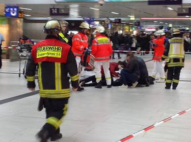 Dusseldorf, uomo armato di ascia ferisce 5 persone in stazione