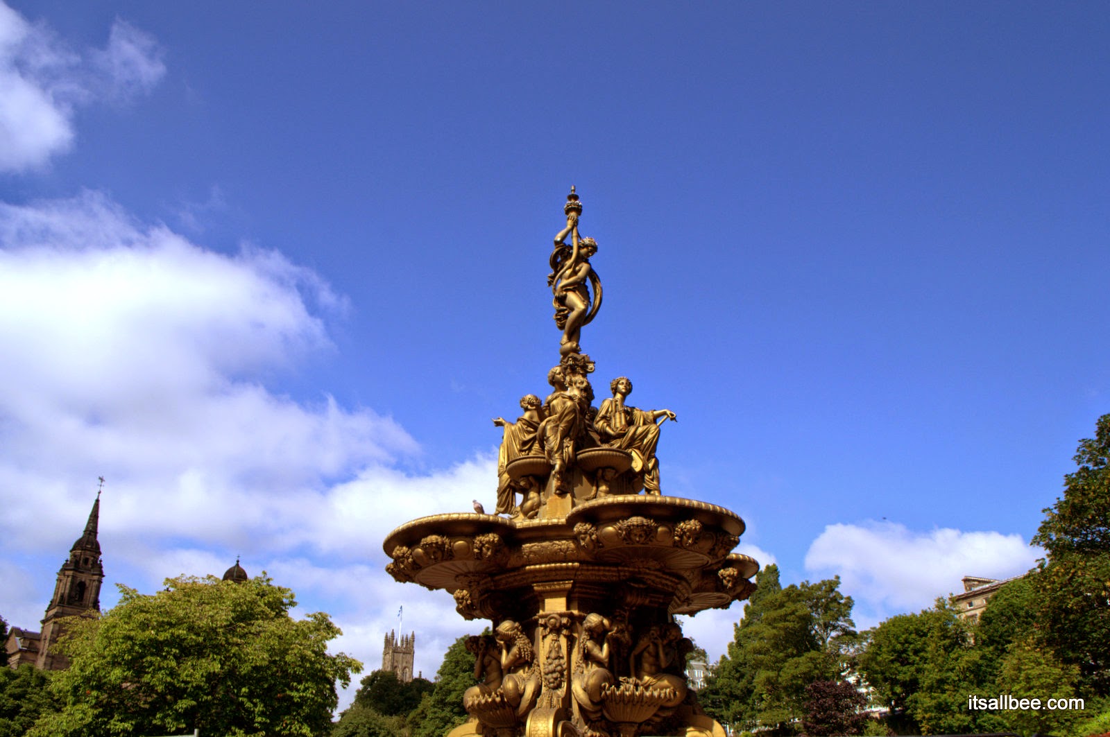 princess street gardens - Edinburgh Castle Ross Fountain