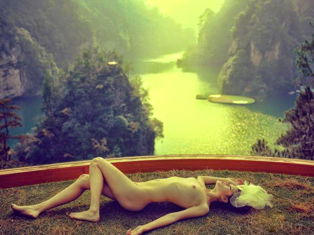 Hot Girls ♔♔…đôi tình nhân trẻ chụp cảnh cưới nude ở Hồ Bảo Phong, Hồ Nam , Trung quốc theo phong cách Avatar - Trang 11