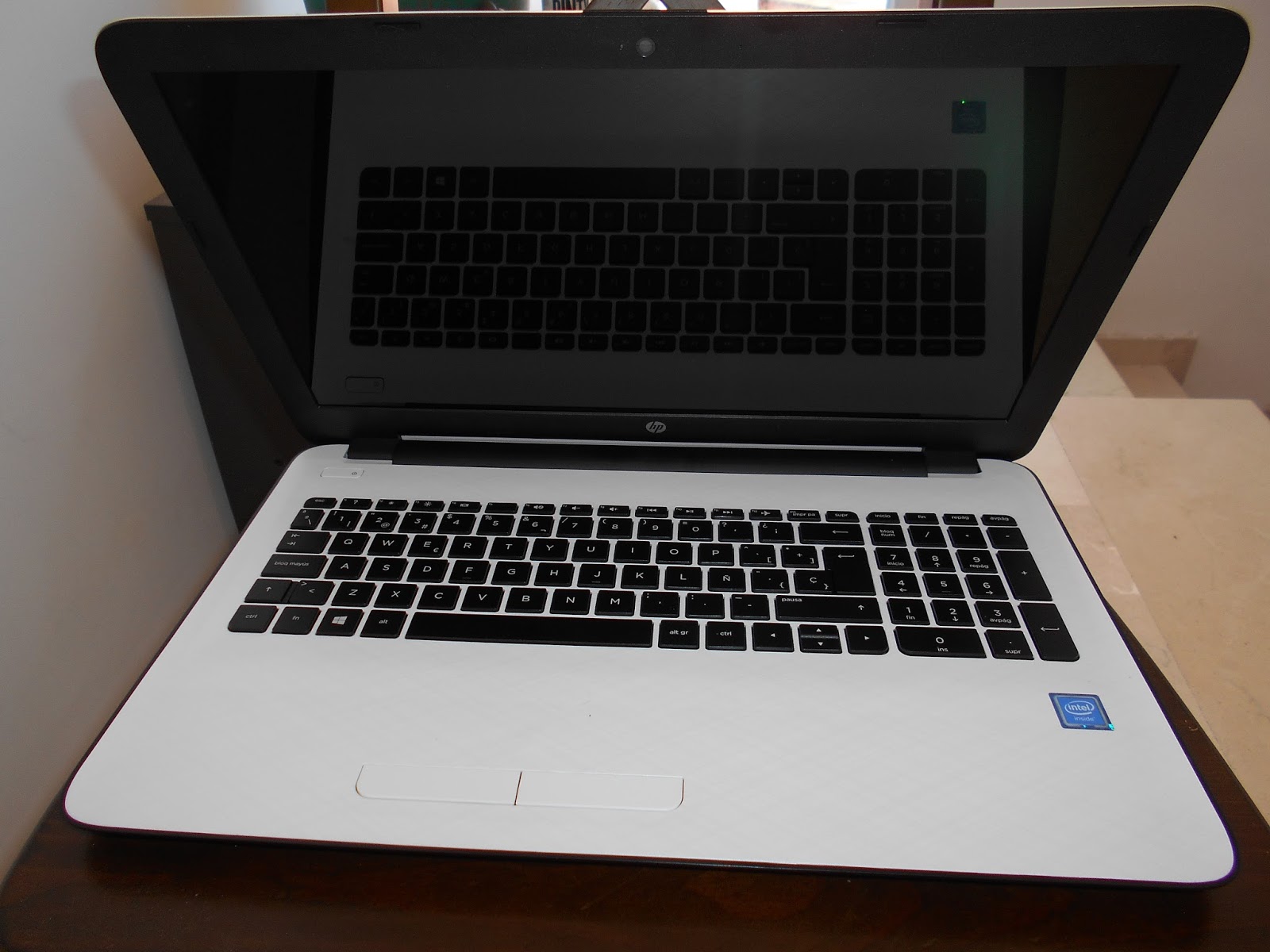computador hp portatil blanco