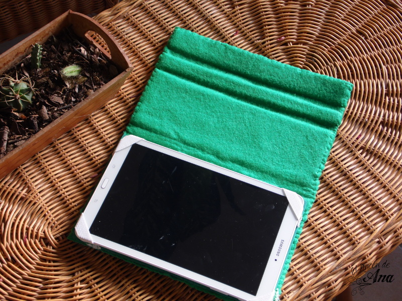 Cómo hacer una funda para tablet con goma eva y fieltro