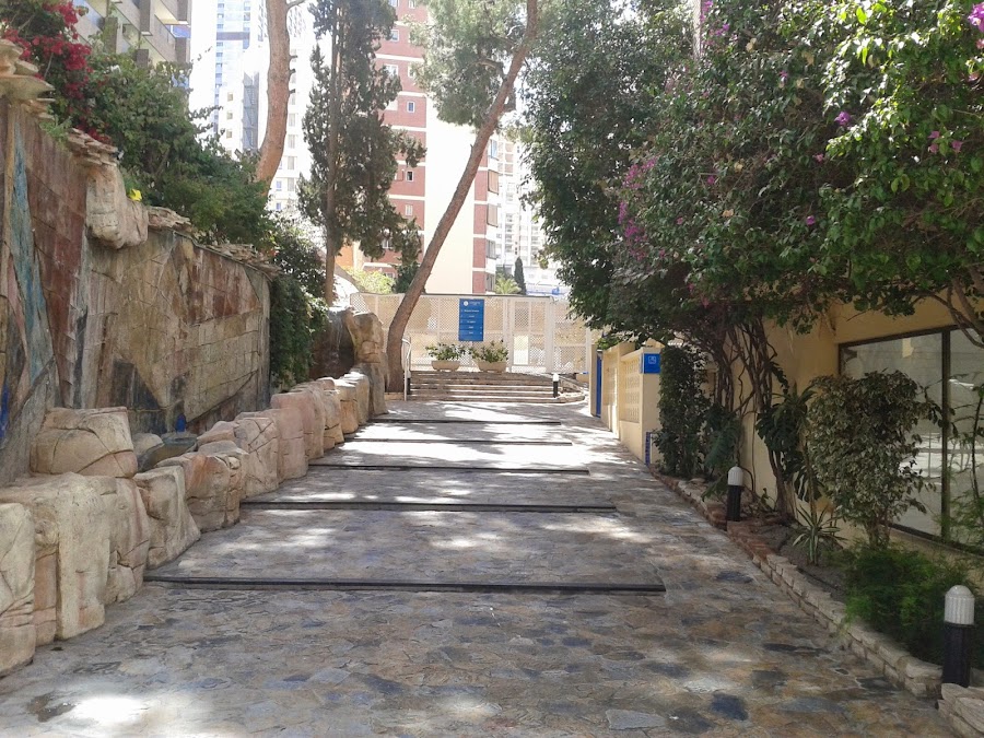 El servicio del Aparthotel Levante Club es excelente.