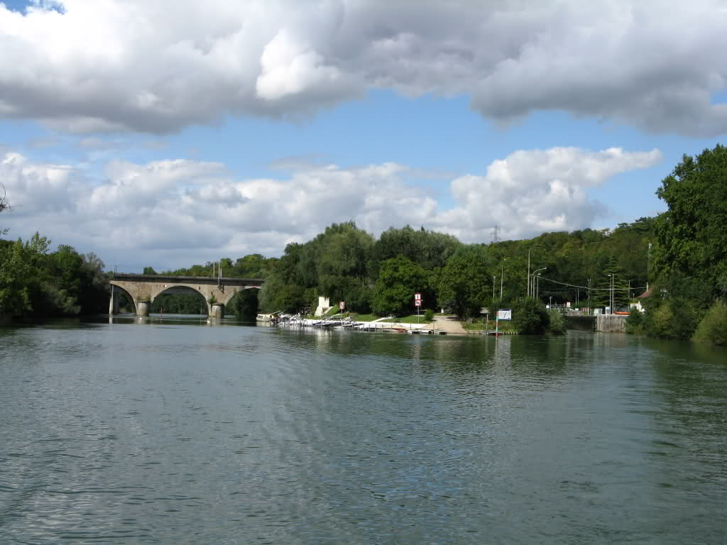 Ile de France Walks Wednesday 9 May on the canal de Chalifert