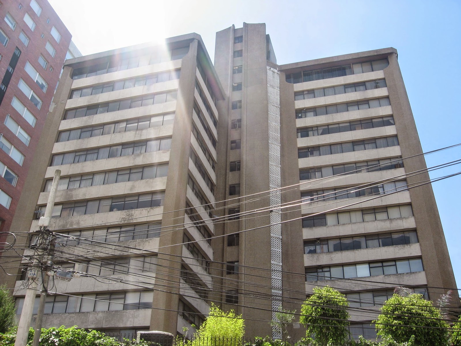 ARQUITECTURA MODERNA EN ECUADOR EDIFICIO GONZÁLEZ SUÁREZ