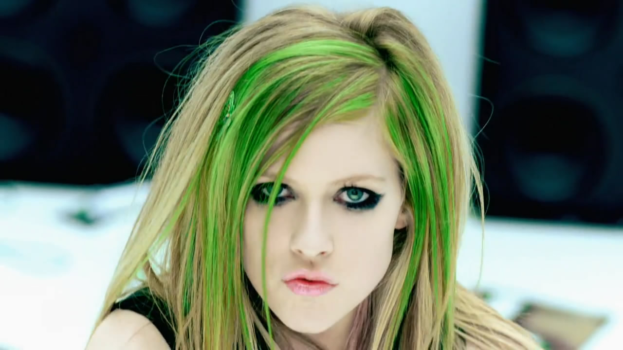 .: My POP-PUNK Princess (Avril Lavigne) ♥╬ - How Tall Is Avril Lavigne: The Pop-Punk Princess’s Petite Frame