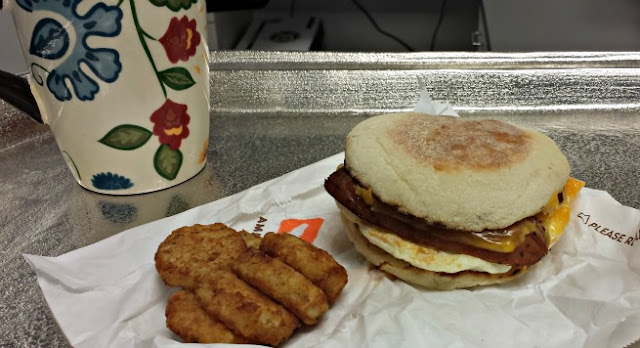 Dunkin' Donuts Chicken Apple Sausage Breakfast Sandwich (+Giveaway)