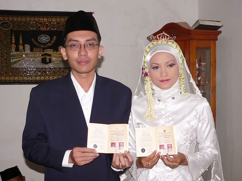 Foto pernikahan | PENDEKATAN (PDKT) YANG ANEH masa pacaran, masa pdkt, masa pendekatan, masa lamaran, sebelum pernikahan, kenangan lama