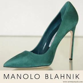 Queen Rania wore Manolo Blahnik BB 105 Suede Teal Green Shoes Heels Pumps