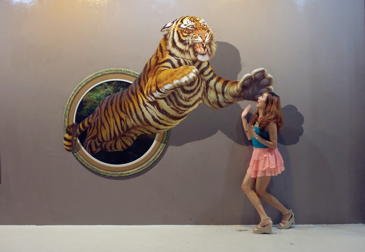 03-Art-in-Paradise-3D-Interactive-Paintings-in-Art-Museum-www-designstack-co