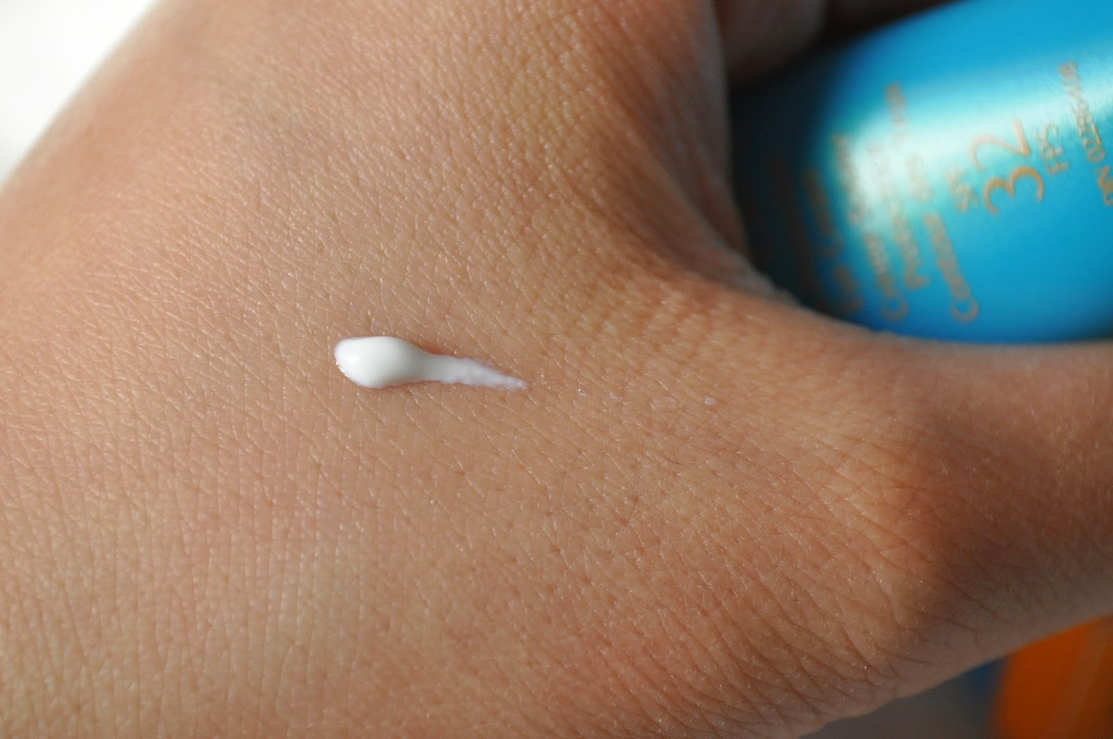  Naturally Beautiful Shiseido Sun Protection Eye Cream SPF 32