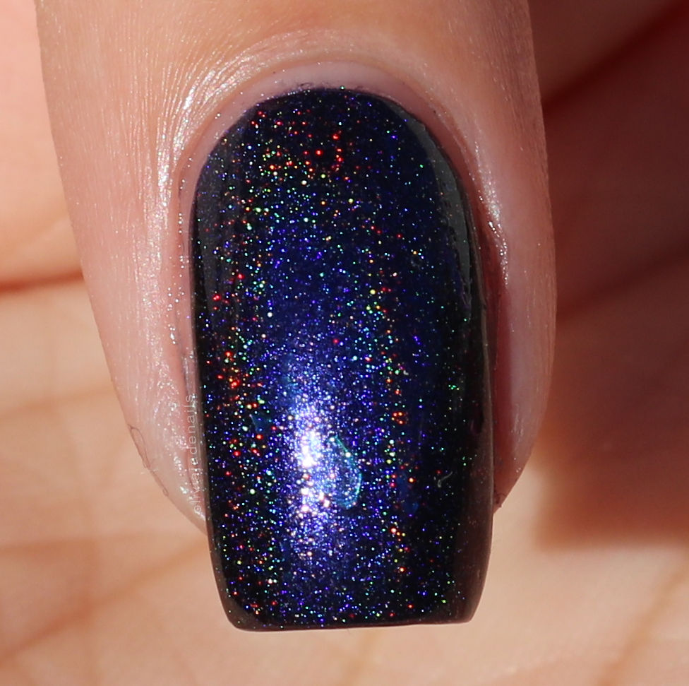 Emily de Molly A Minute To Spare swatched by Olivia Jade Nails