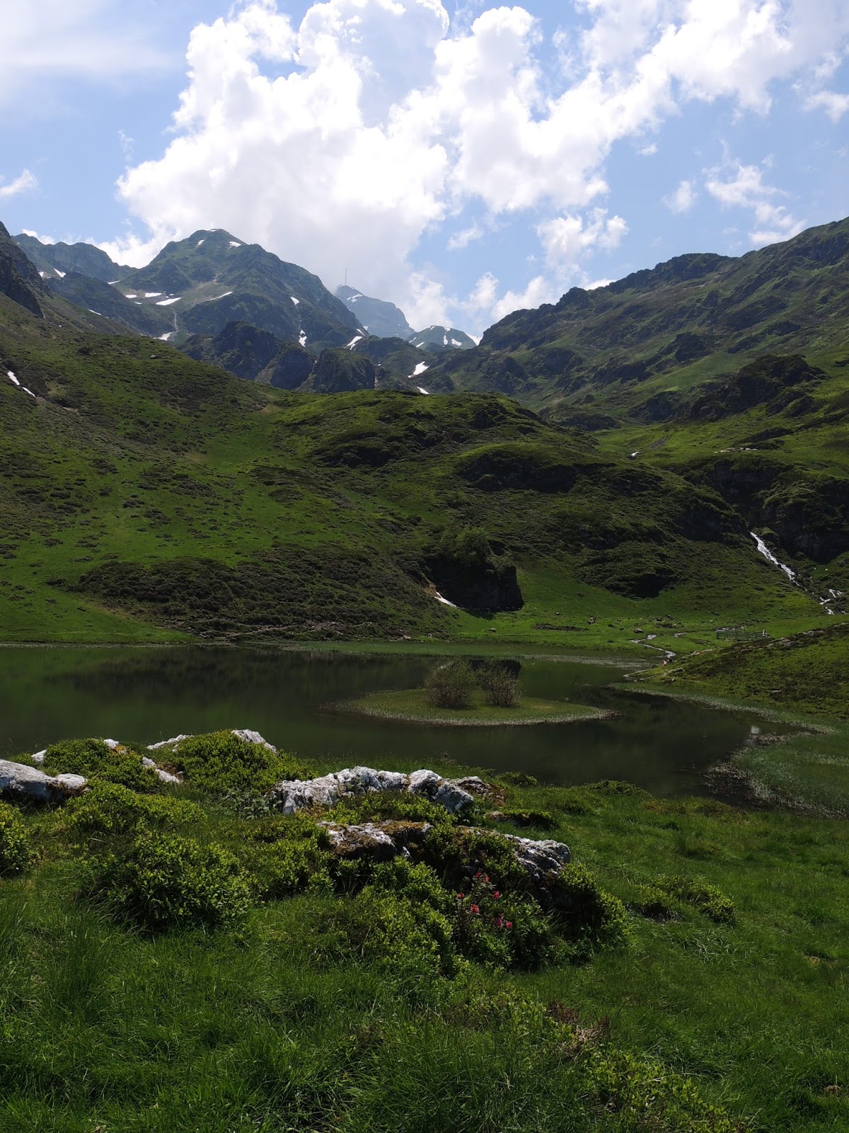 Les Pyrénées Photos, randonnées, paysages et rencontres Le Lac d
