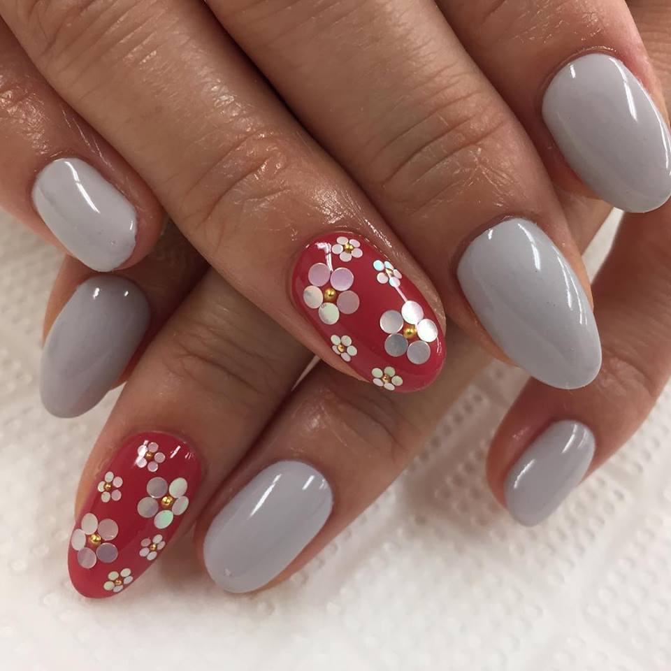 Beautiful Spring Petal Nail Arts That You Should Copy trends4everyone